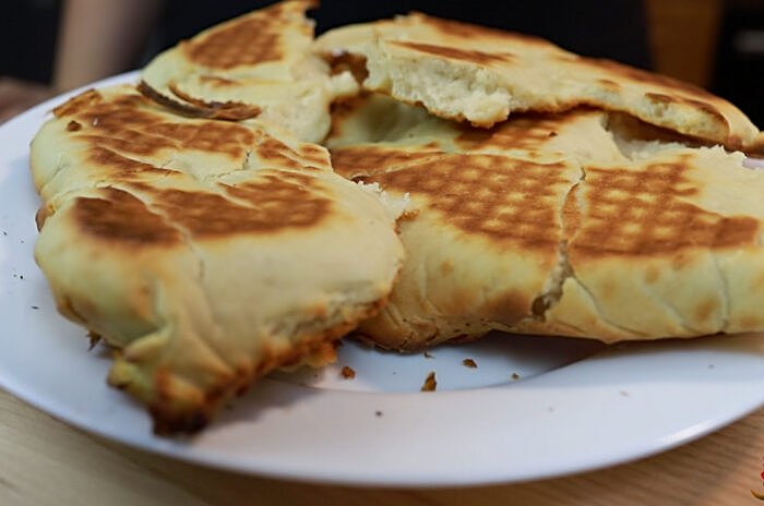 super facile ricetta del pane di Naan e anche veloce